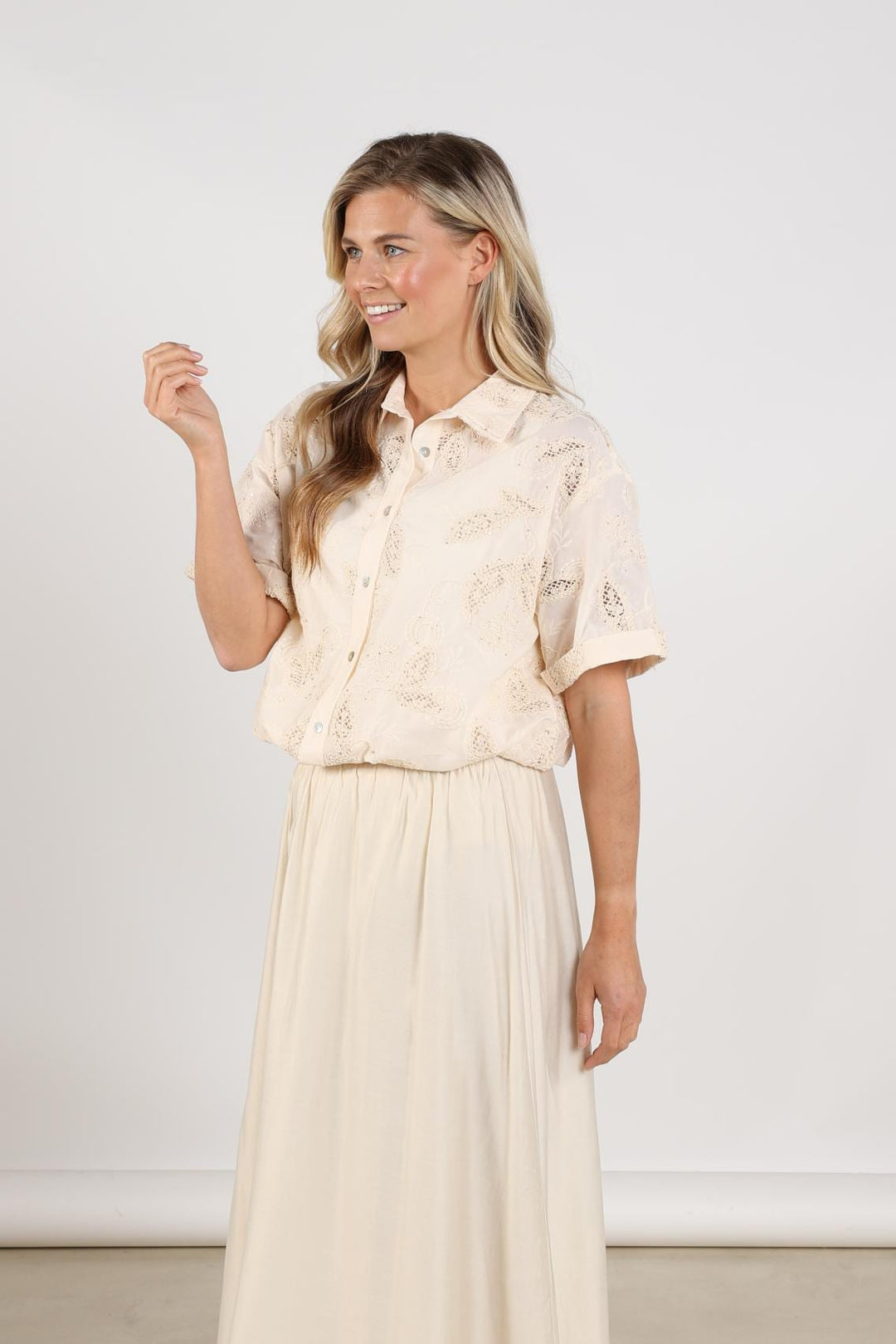 Nukus Leonora Blouse ecru dessin – dames