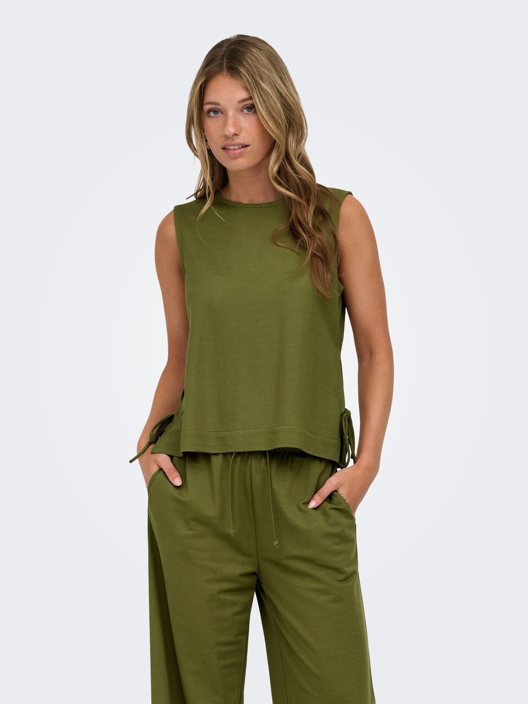 Jacqueline de Yong 15374333 leslie top olijf – dames