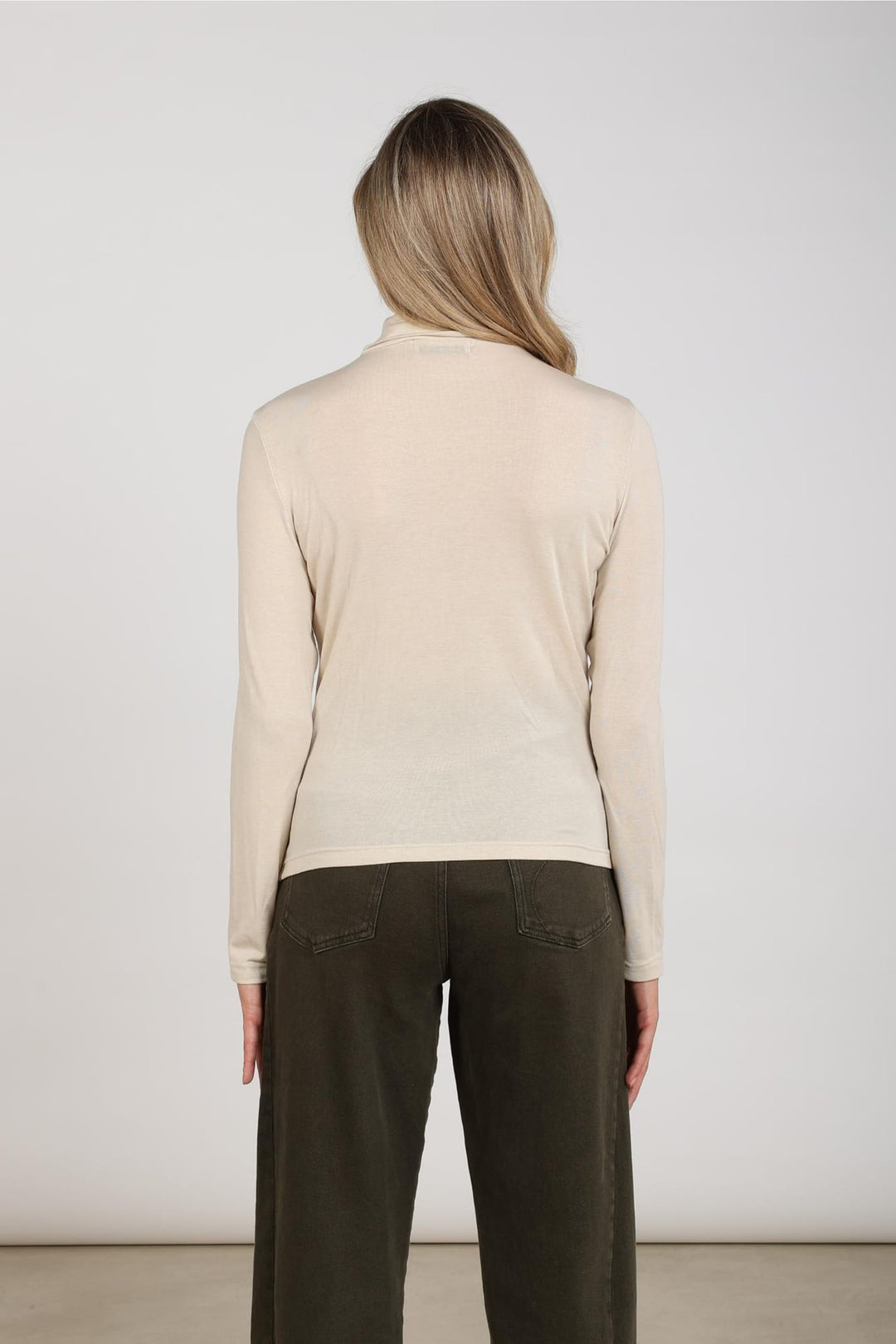 Nukus NKF03061 Ginny T-shirt met lange mouwen zand