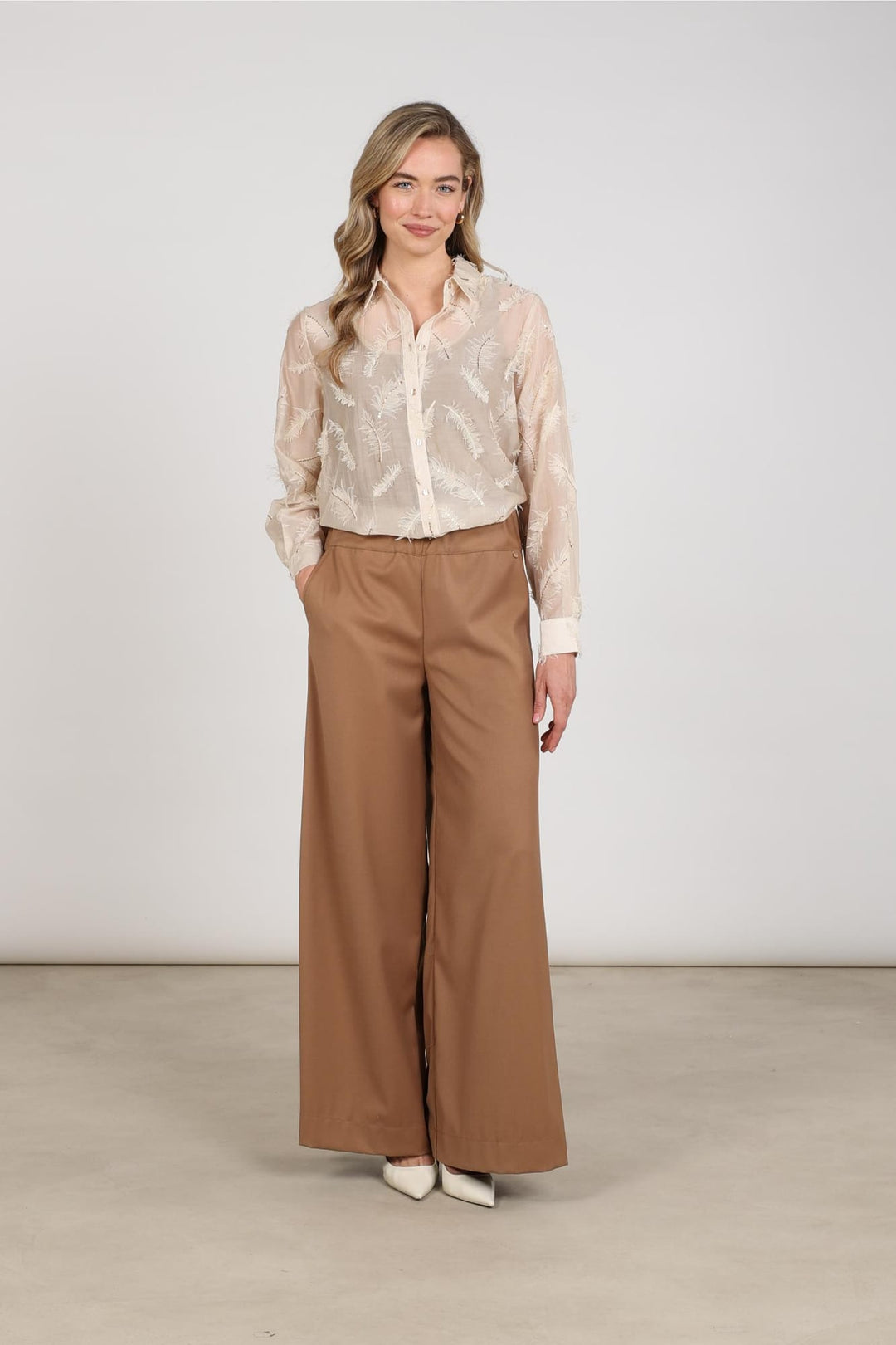 Nukus blouse l/m dames ecru dessin – NKF02179