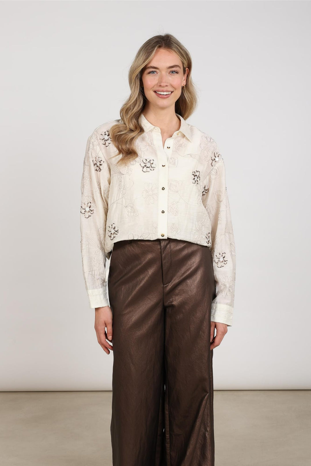 Nukus NKF02152 Aaliya blouse l/m ecru dessin