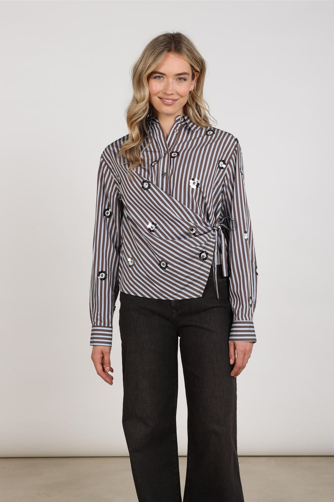 Nukus NKF02139 Amy blouse l/m bruin dessin