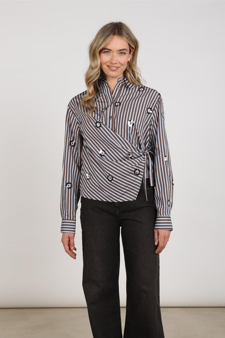 Nukus NKF02139 Amy blouse l/m bruin dessin