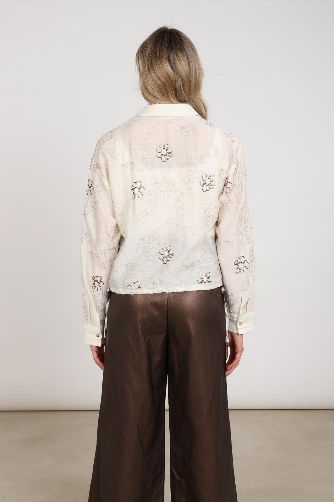 Nukus NKF02152 Aaliya blouse l/m ecru dessin