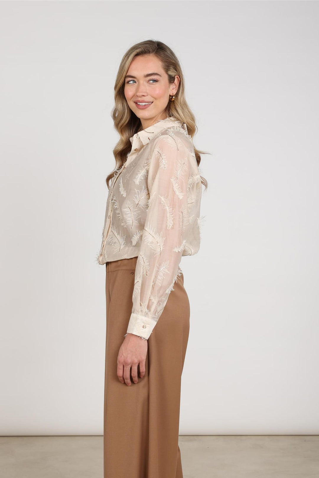 Nukus blouse l/m dames ecru dessin – NKF02179