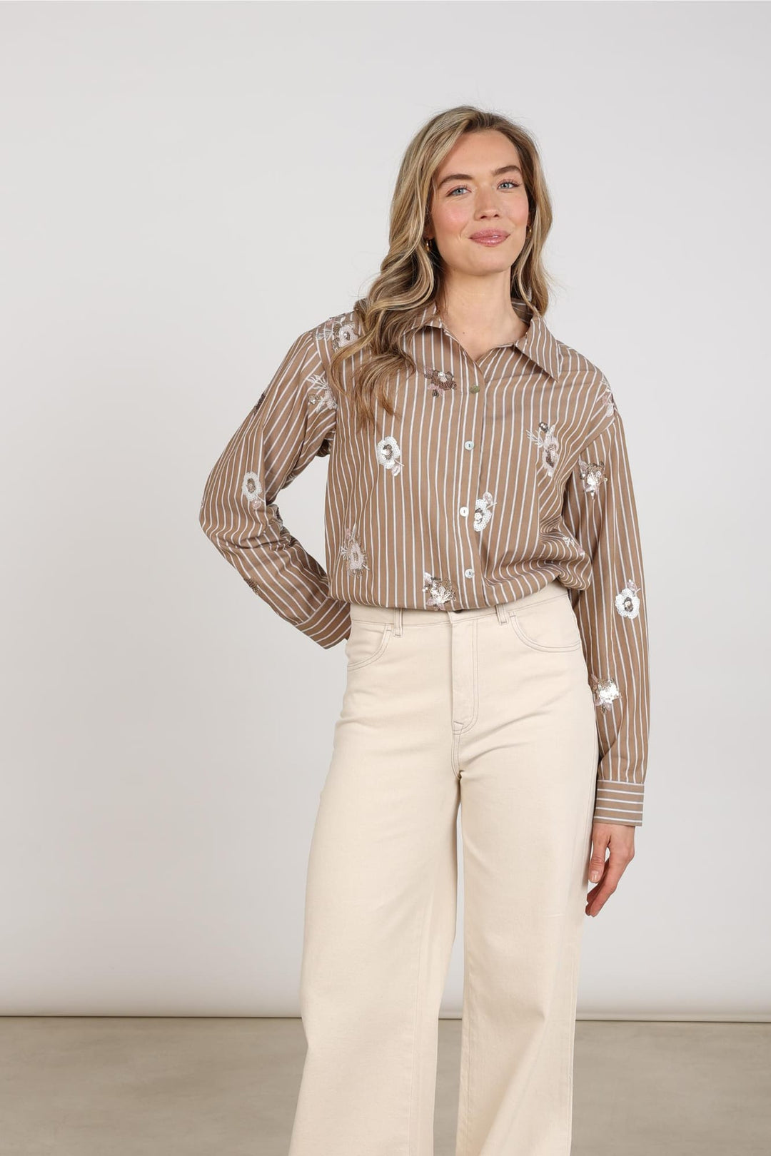 Nukus NKF02137 Newport blouse l/m bruin dessin – dames