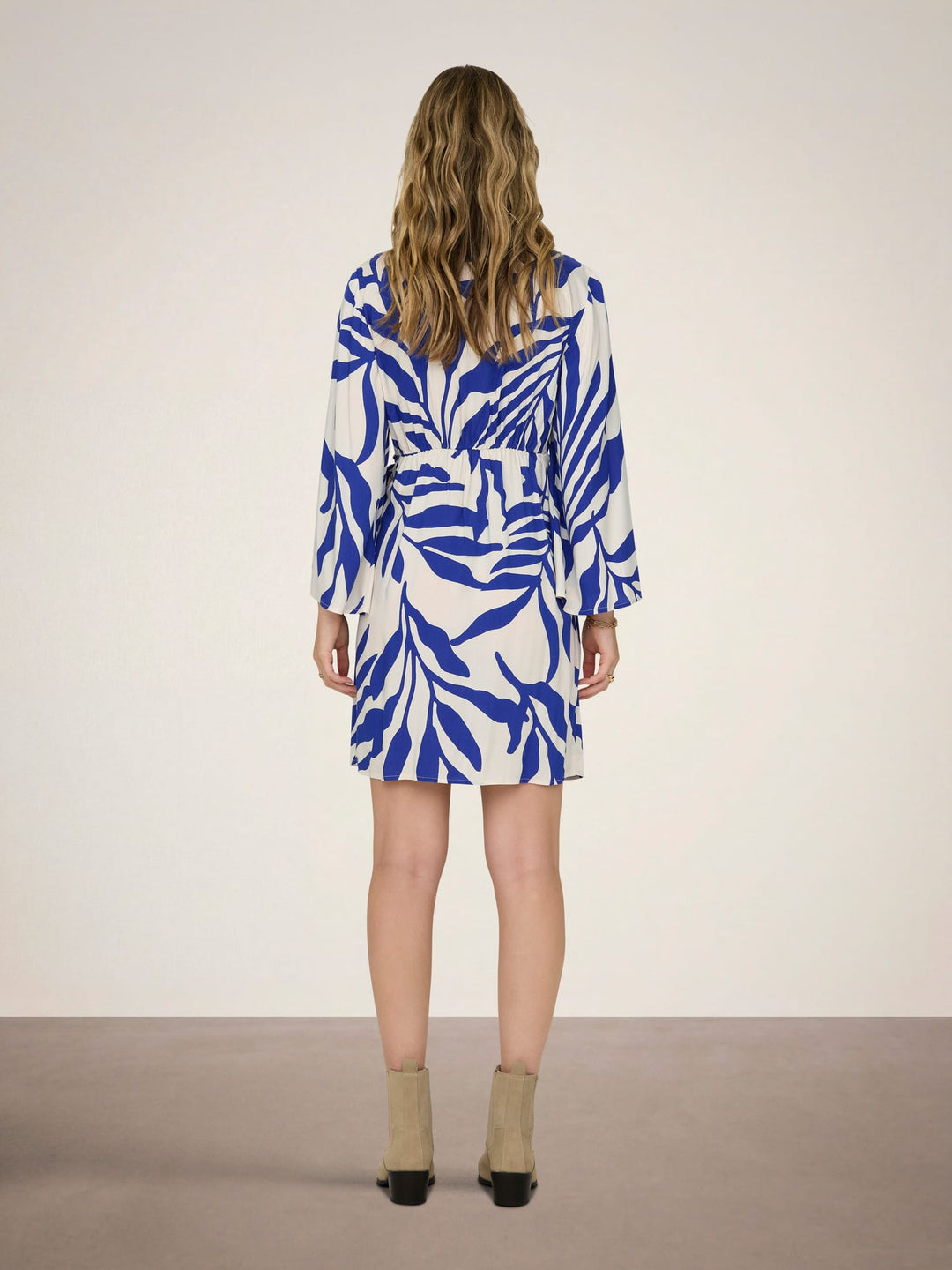 Jacqueline de Yong Sezen jurk kort blauw dessin – dames