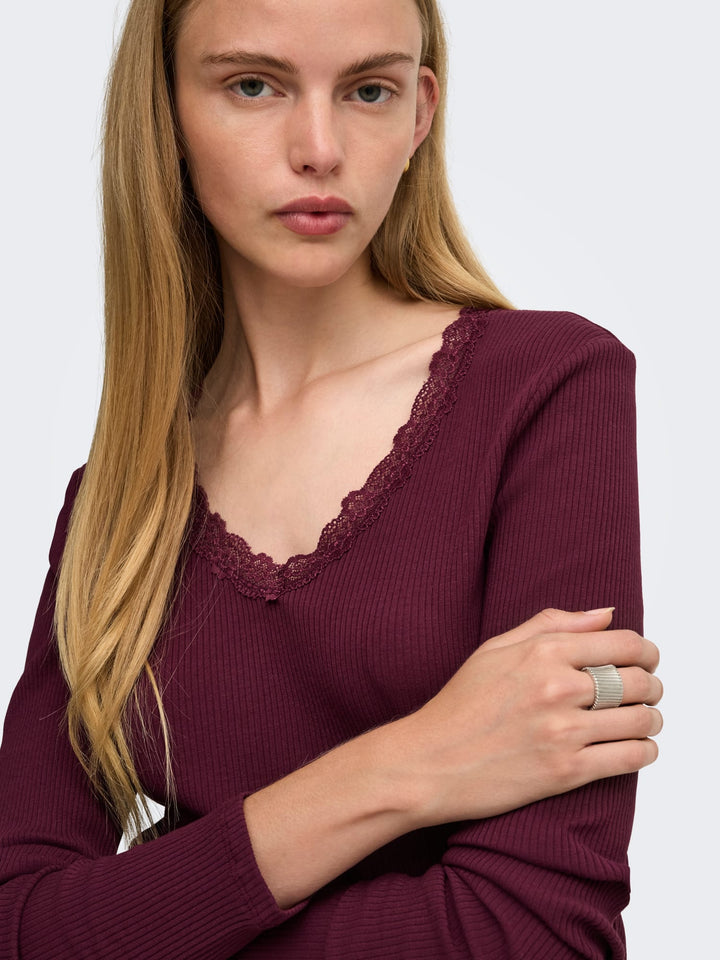 Only ONLSARA SHARAI L/S V-NECK TOP bordeaux – dames