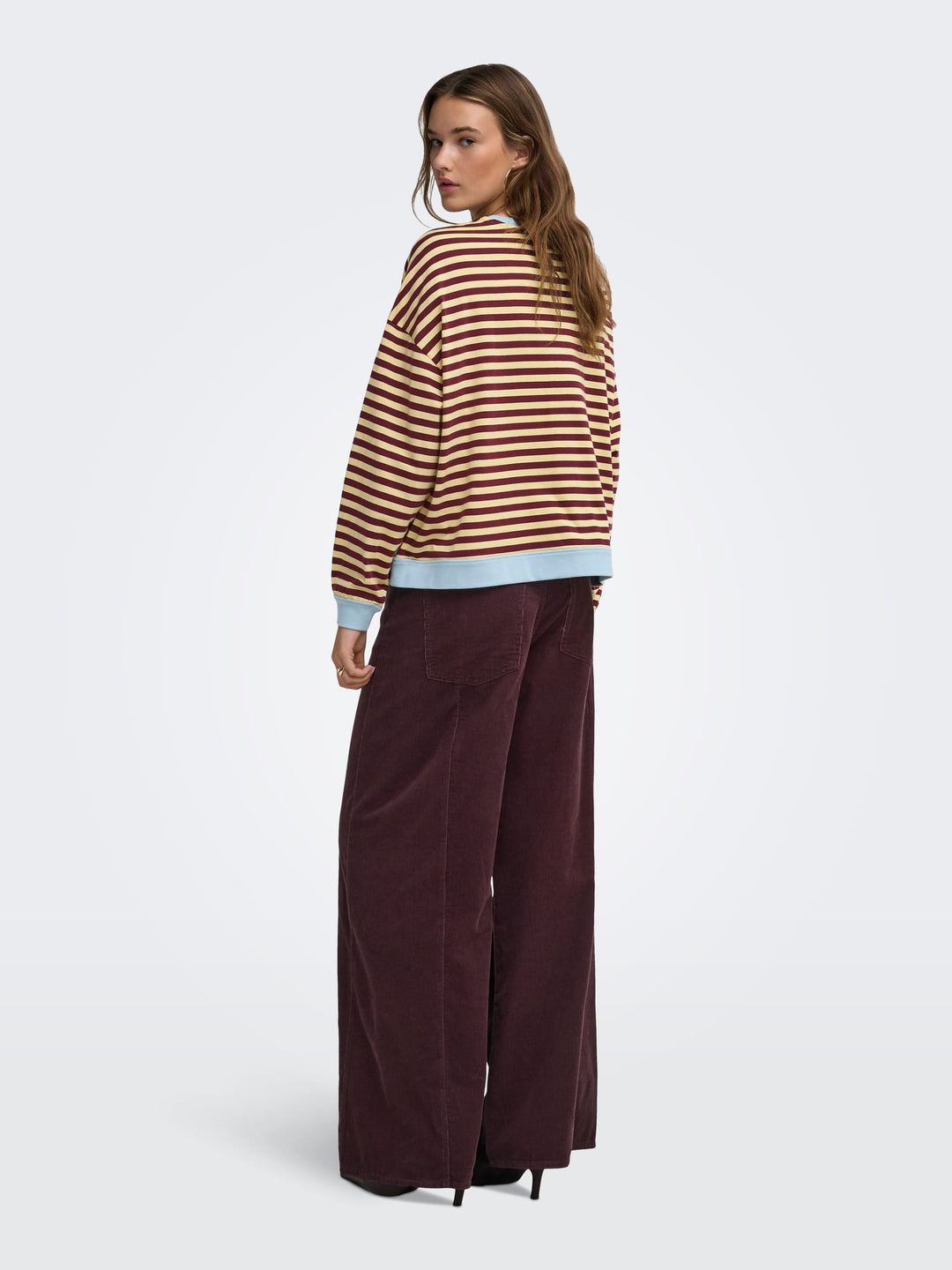 Only 15380742 Freja t-shirt l/m dames geel dessin
