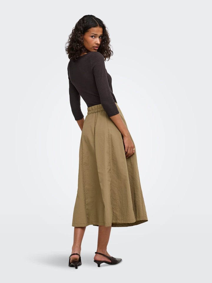 Only 15391031 malli top l/m dames bruin