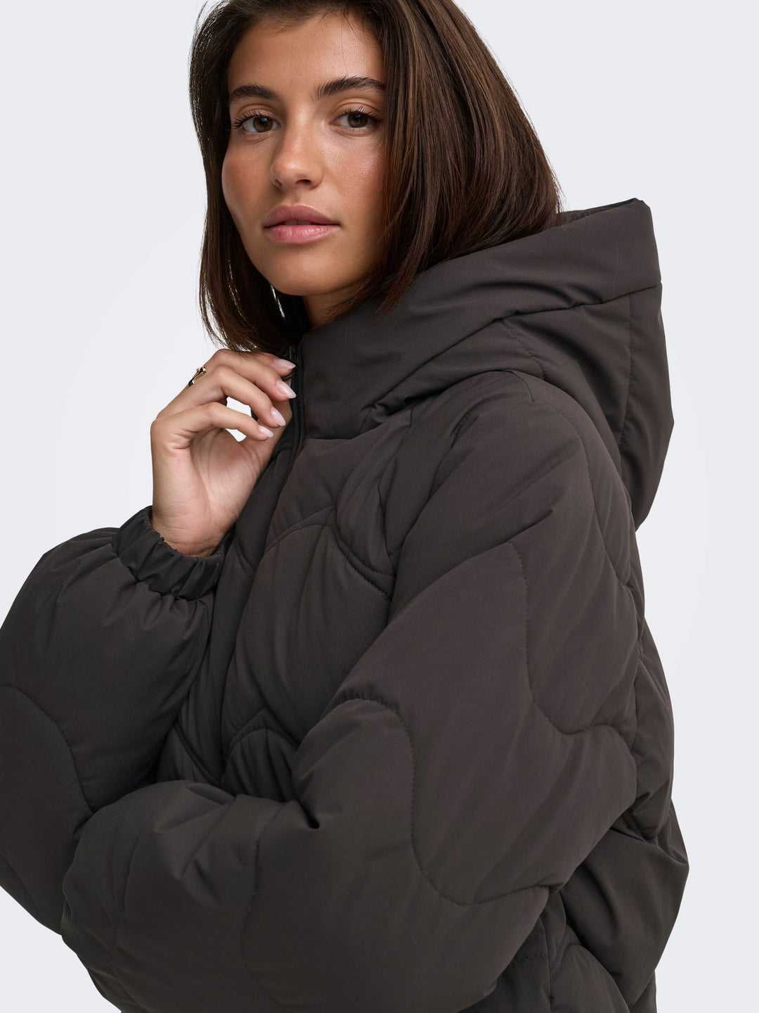 Jacqueline de Yong 15376541 power winterjas bruin – dames