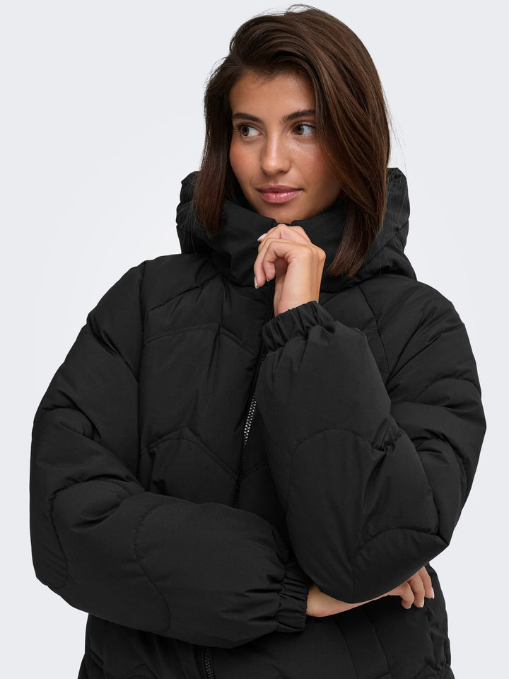 Jacqueline de Yong 15376541 power winterjas zwart – dames