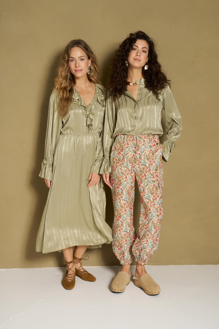 Lofty Manner RH06 Blouse Hella - Satin Re oud groen