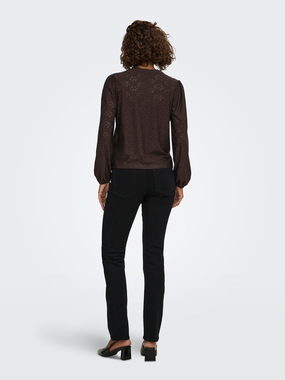 Only 15386530 Smilla top met lange mouwen bruin – dames