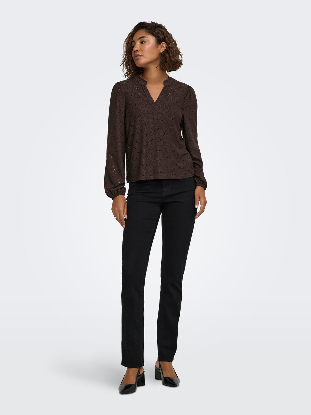 Only 15386530 Smilla top met lange mouwen bruin – dames