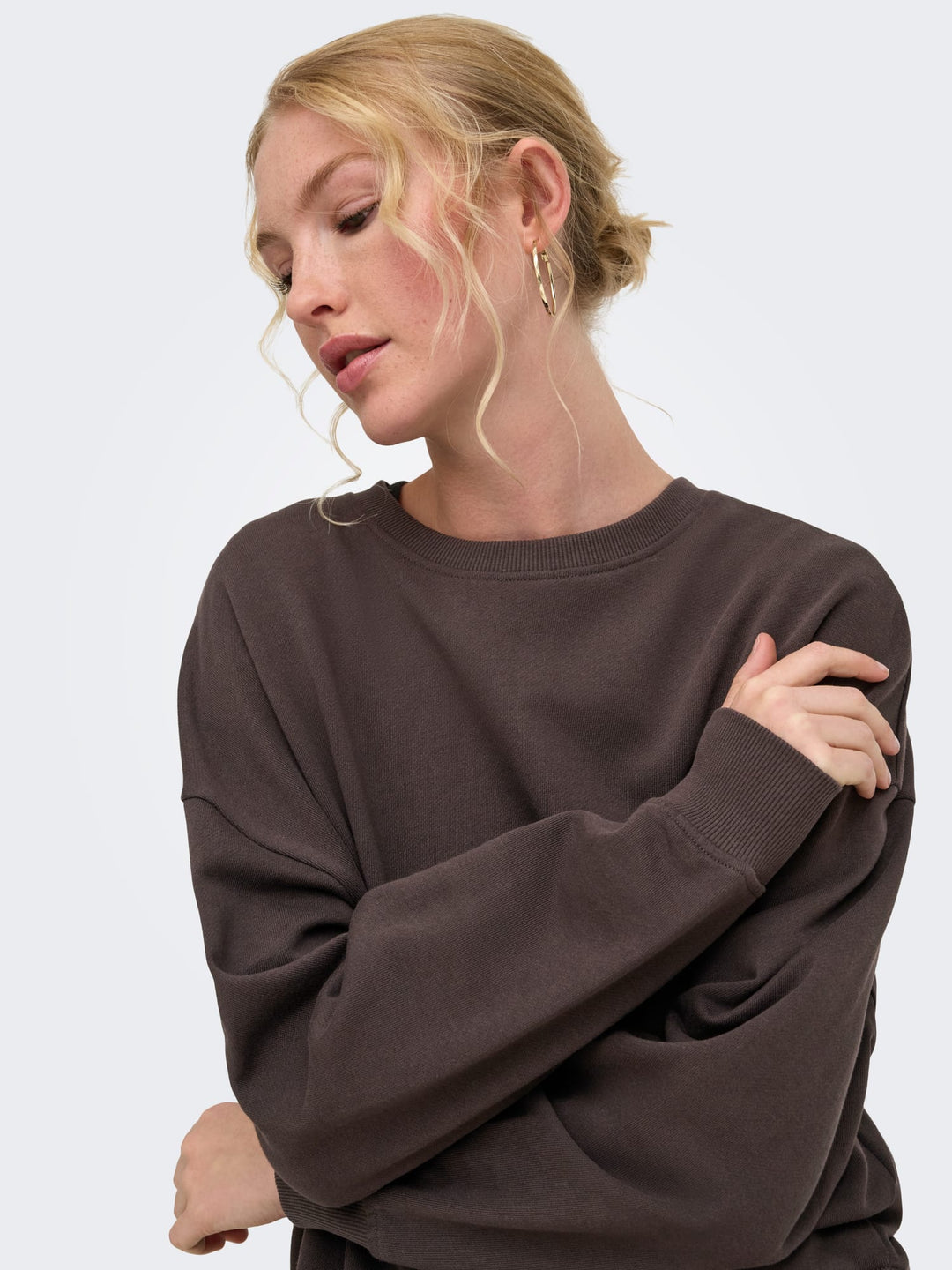 Only 15390754 catrin sweater bruin dessin – dames
