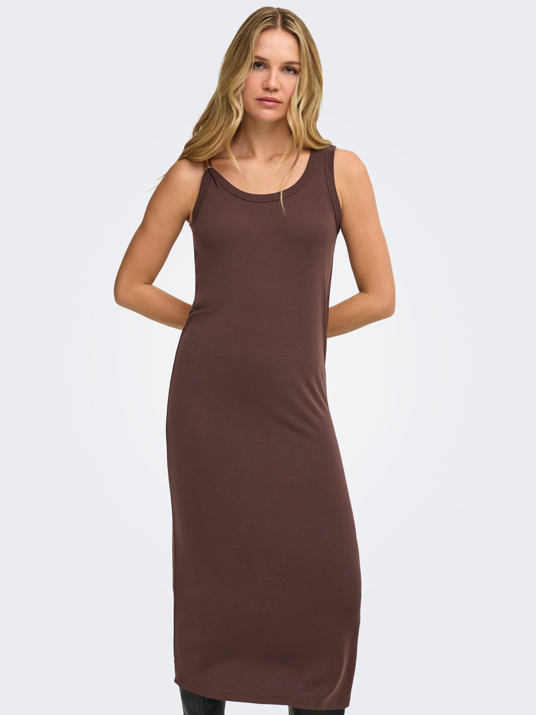Jacqueline de Yong 15391025 UFFA jurk maxi bruin