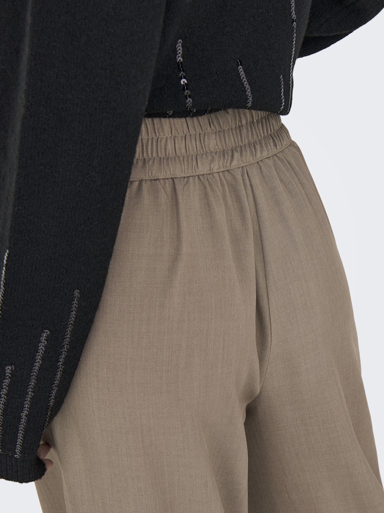 15361050 Dora - Taupe - L32