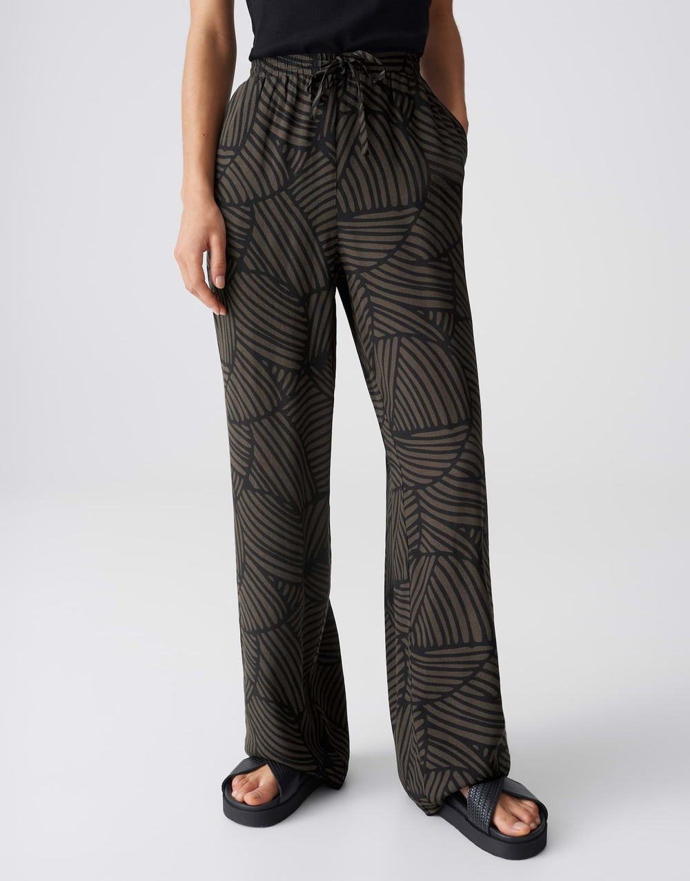 Opus Marou botanical 10420114240106 lange broek dames zwart dessin
