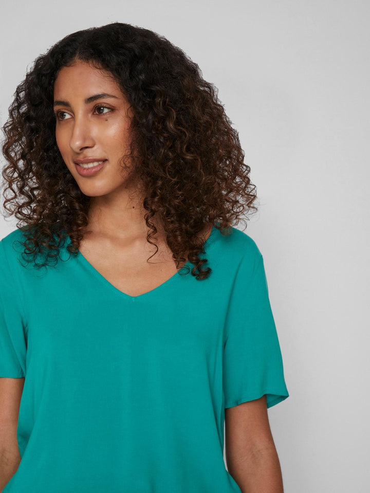 Vipaya V-neck S/s Top - Noos - Esmerald